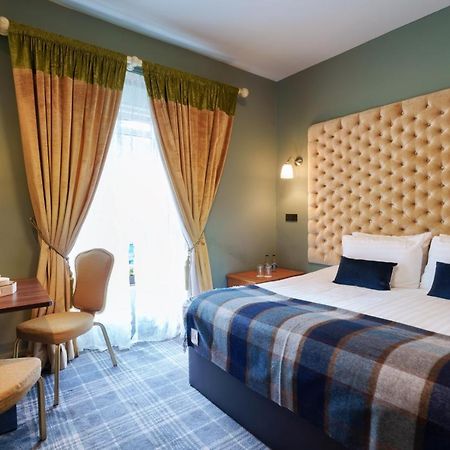 Topper'S Rooms Guest Accommodation Carrick-on-Shannon Exterior photo