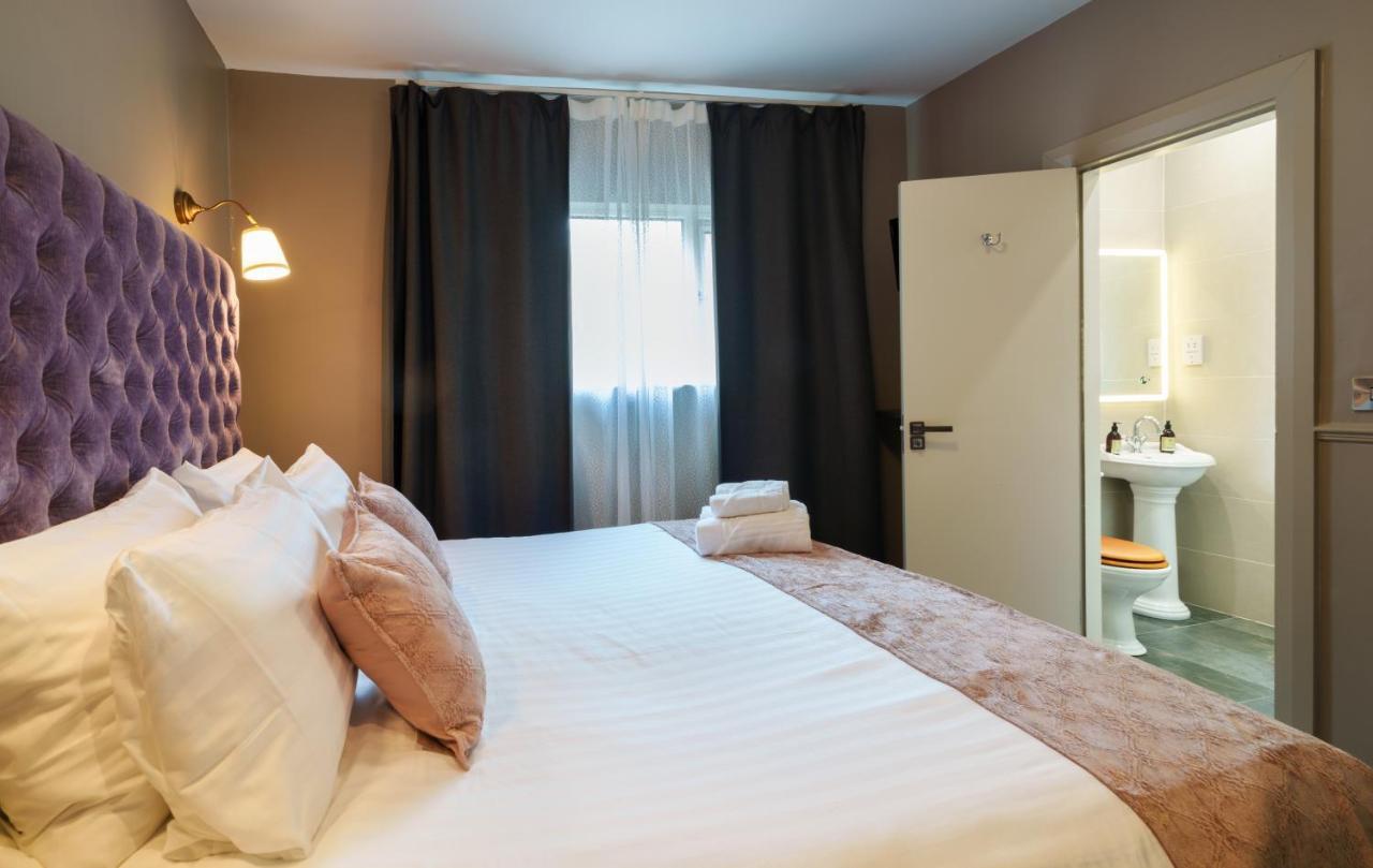 Topper'S Rooms Guest Accommodation Carrick-on-Shannon Exterior photo