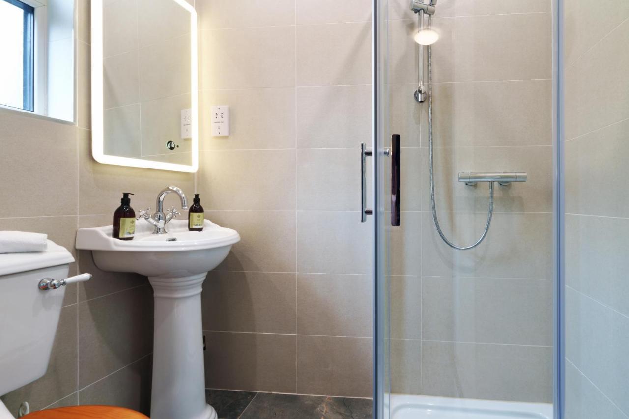 Topper'S Rooms Guest Accommodation Carrick-on-Shannon Exterior photo