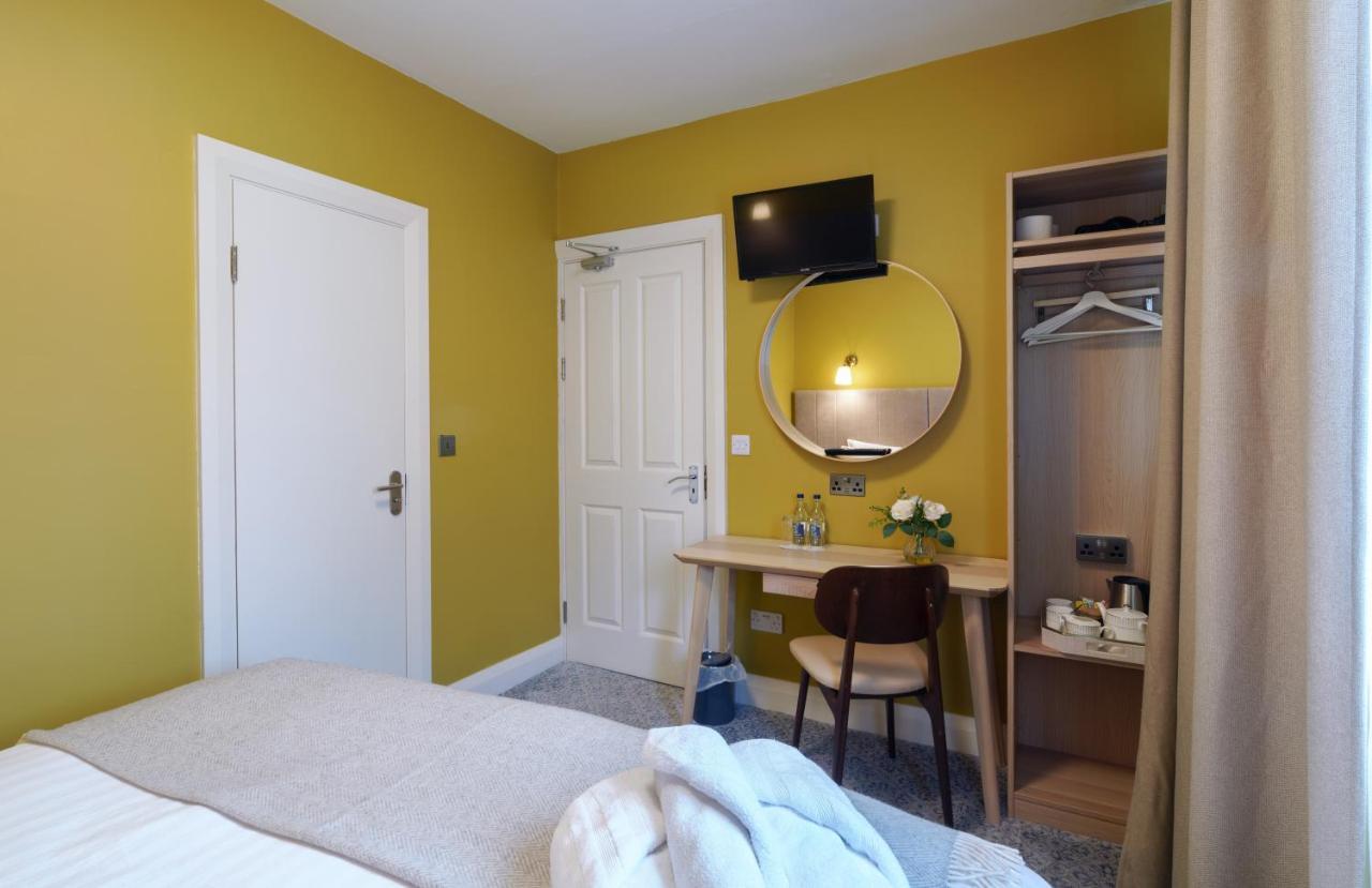Topper'S Rooms Guest Accommodation Carrick-on-Shannon Exterior photo