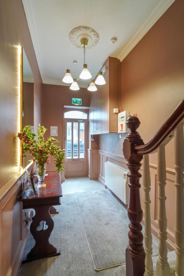 Topper'S Rooms Guest Accommodation Carrick-on-Shannon Exterior photo