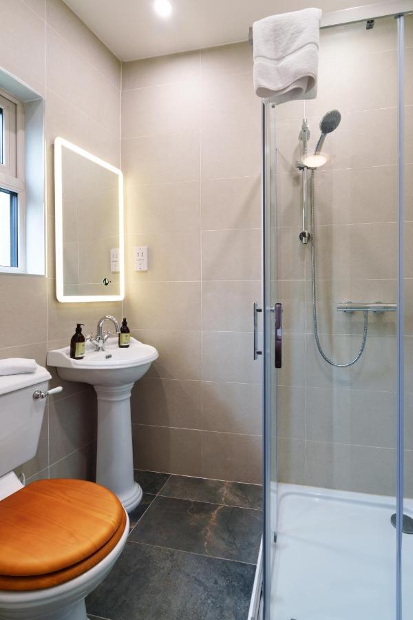 Topper'S Rooms Guest Accommodation Carrick-on-Shannon Exterior photo